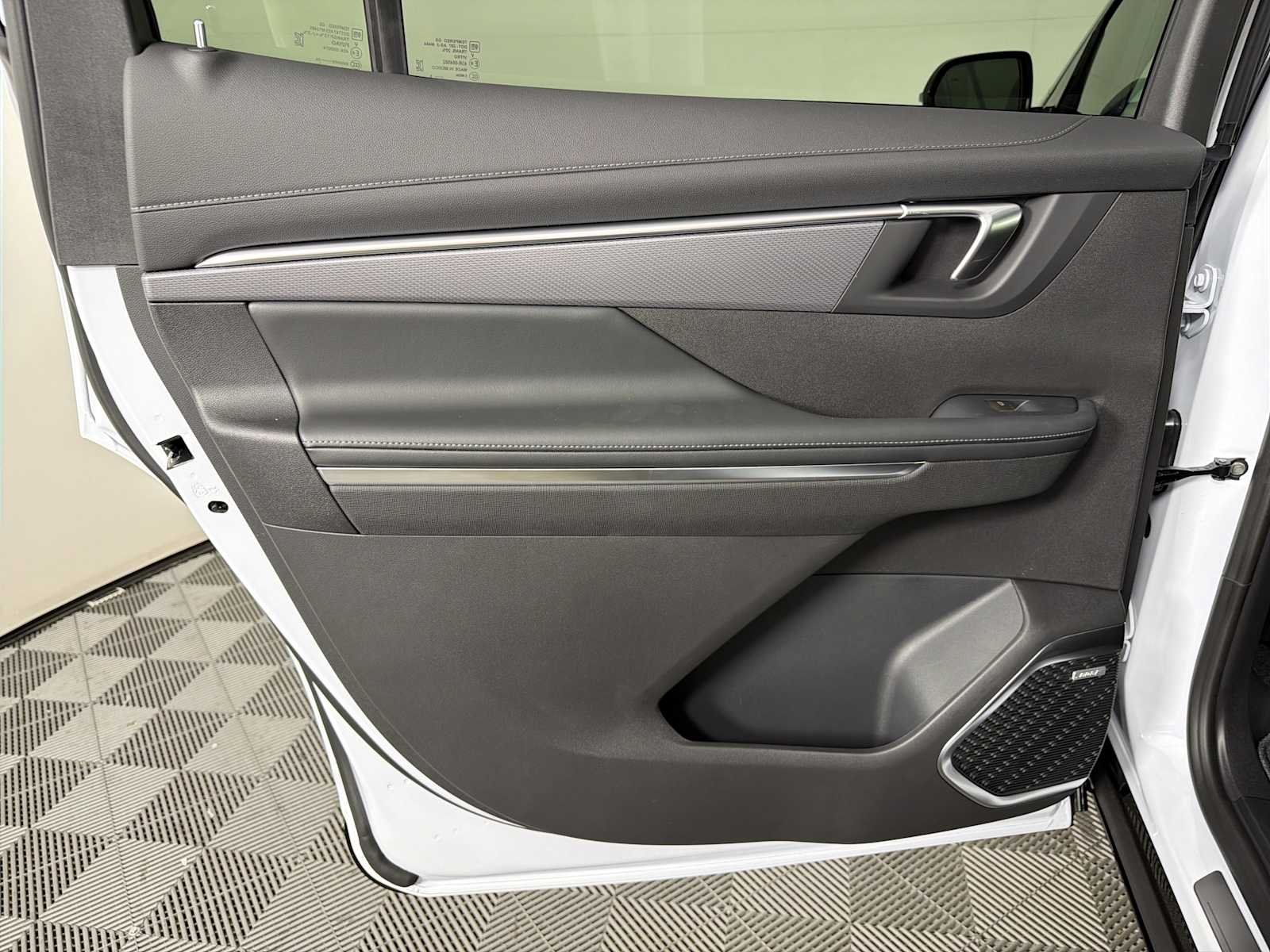 New 2026 Iridescent White Tricoat Buick Sport Touring image 22