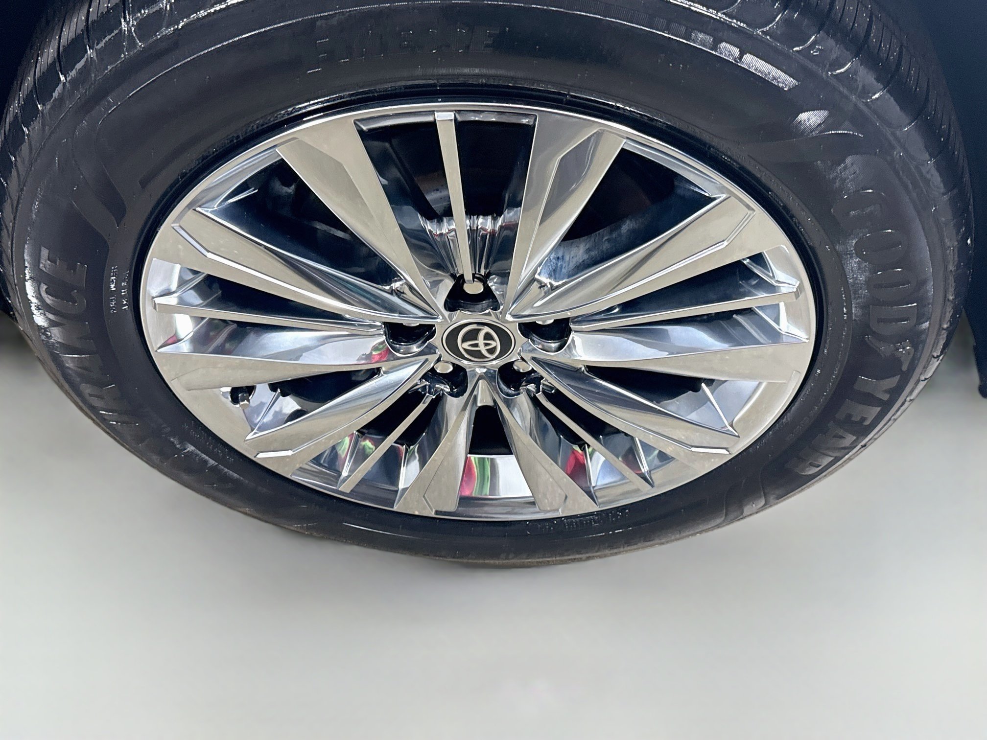 Used 2024 Celestial Silver Metallic Toyota Platinum image 32