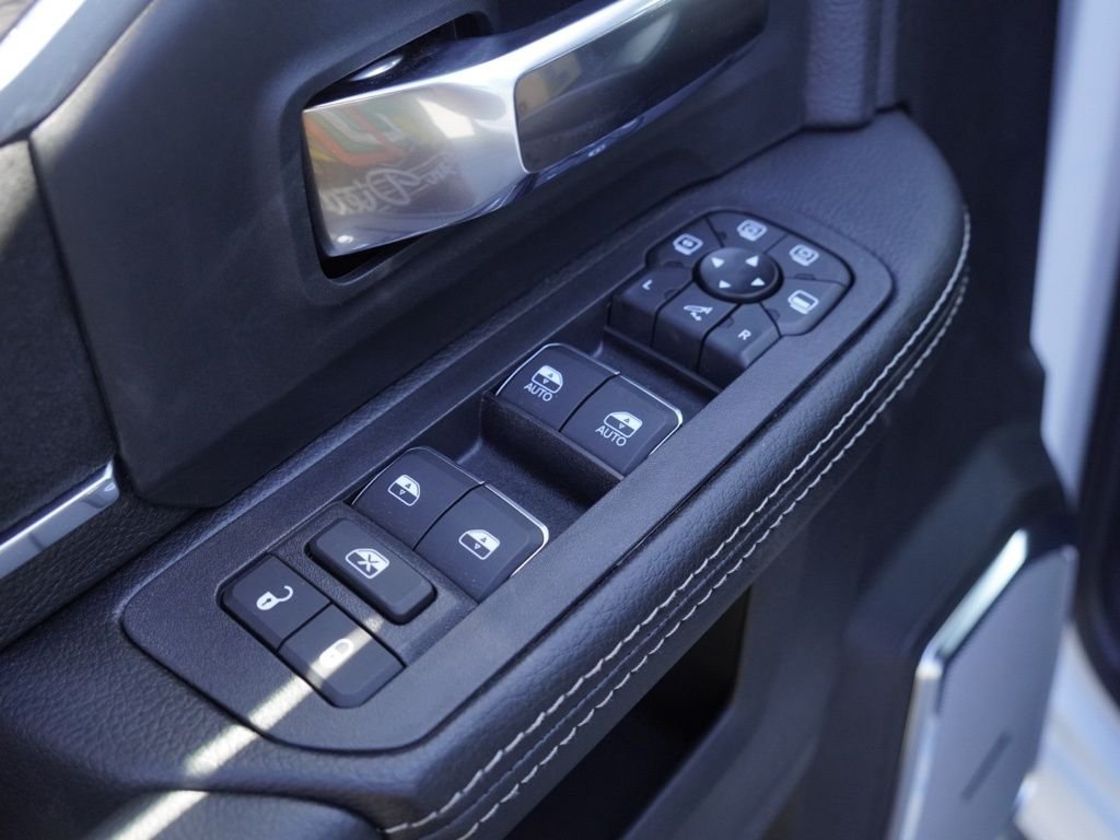 New 2026 Bright White Clear-Coat Exterior Paint RAM Laramie image 11