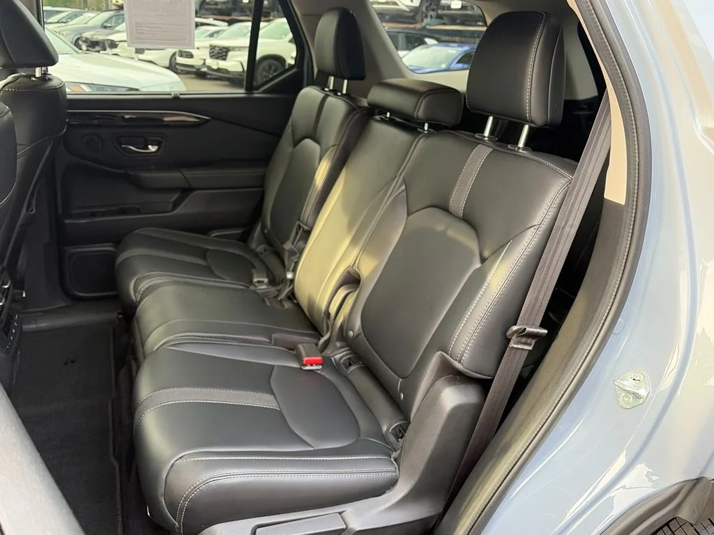 Certified Used 2024 Sonic Gray Pearl Honda Touring image 7