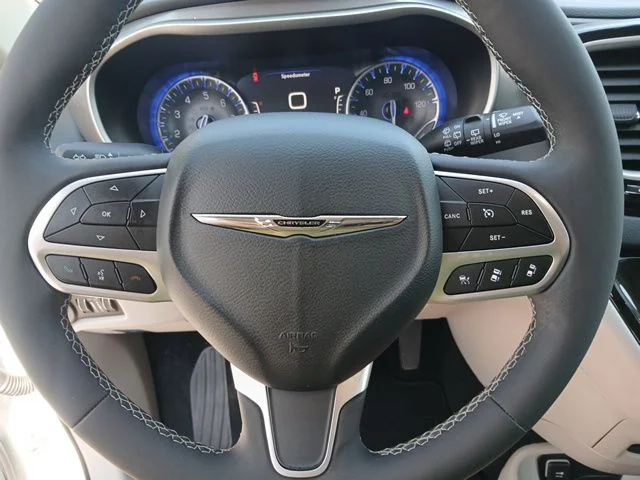 Used 2024 White Chrysler Touring L image 41