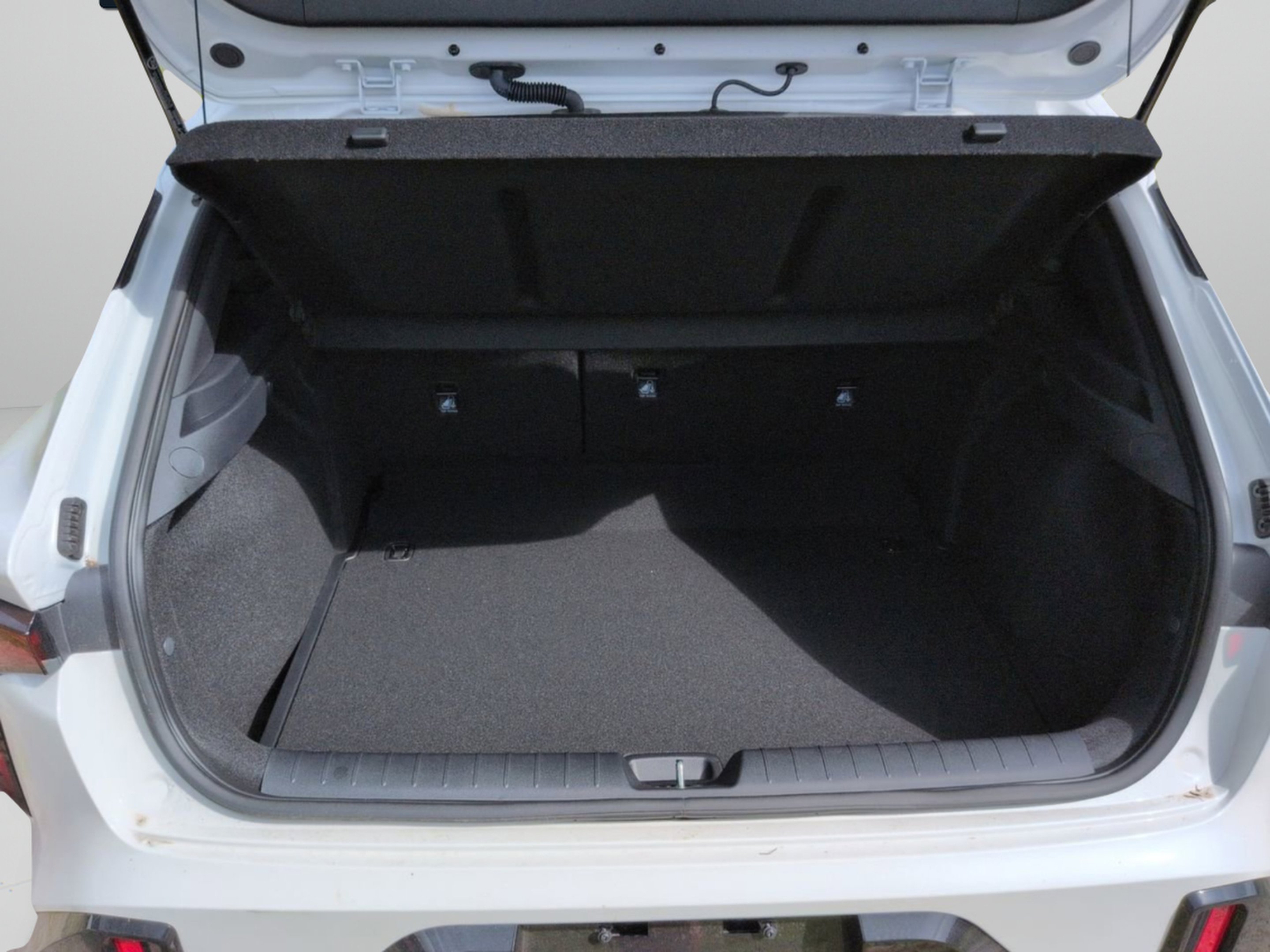 New 2026 Snow White Pearl Kia GT-Line image 10