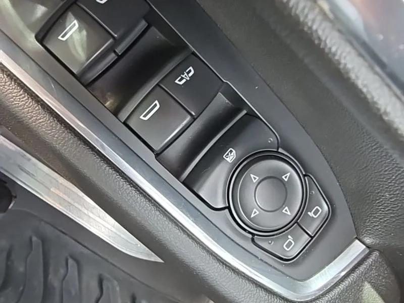 Used 2024 Summit White Chevrolet LT image 15
