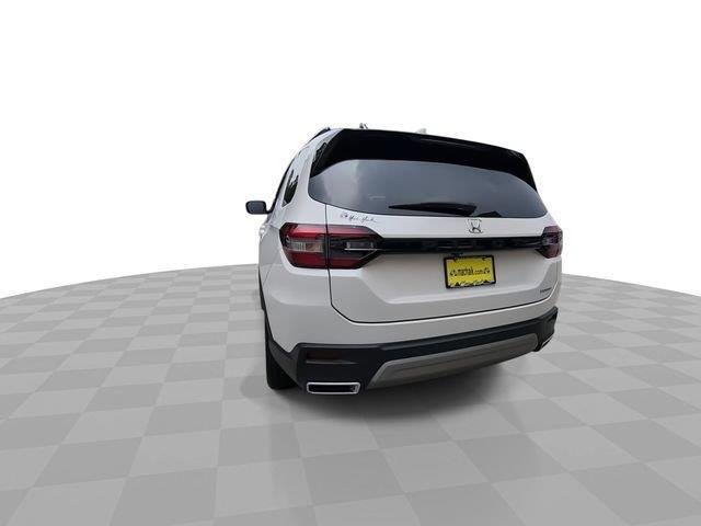 Used 2023 White Honda Touring image 7