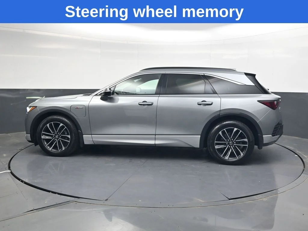 Used 2024 Mercury Silver Metallic Acura Base image 7