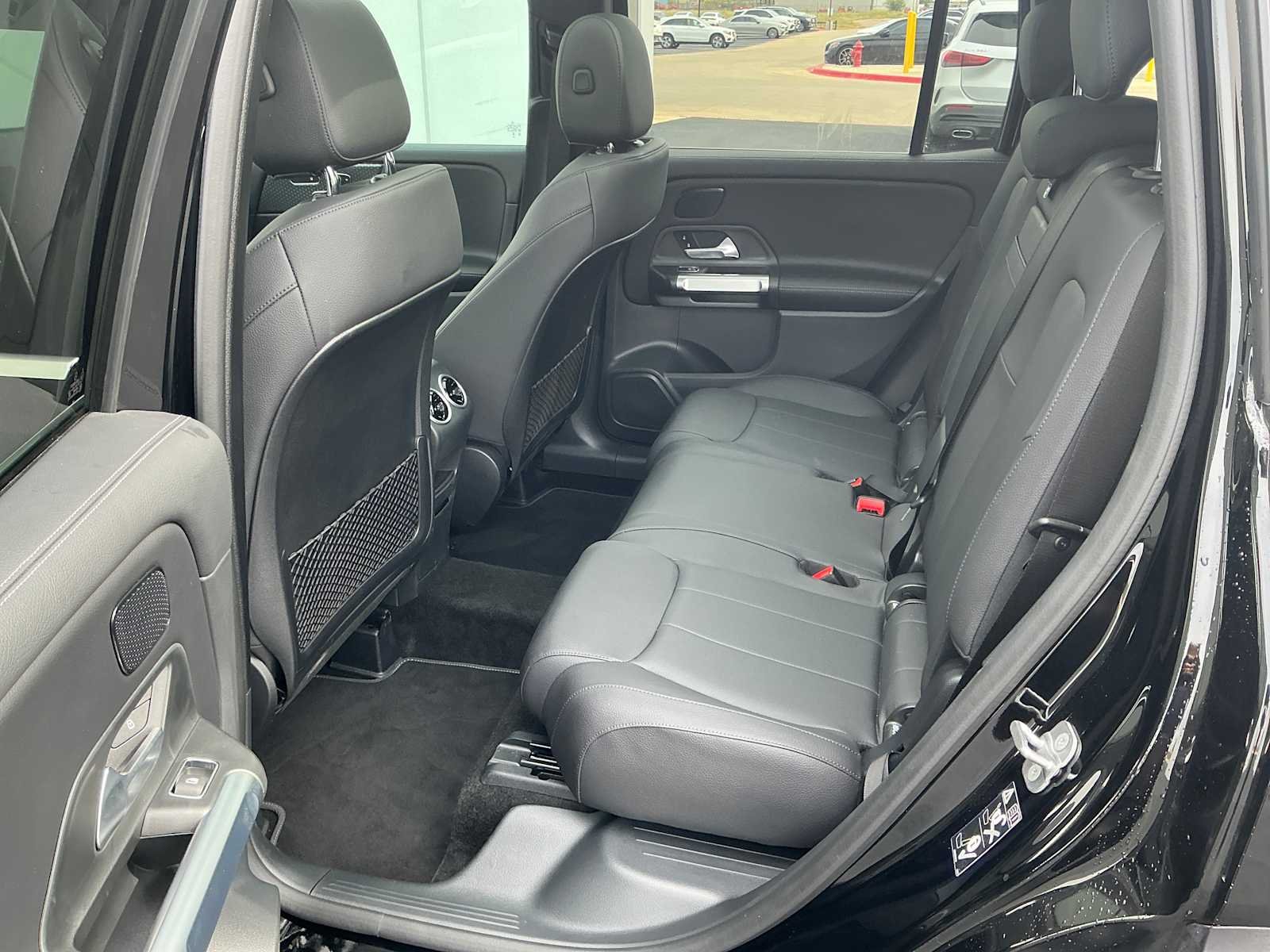 Used 2026 Night Black Mercedes-Benz GLB 250 image 24