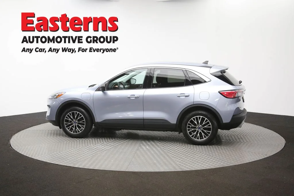 Used 2022 Blue Ford SE image 62