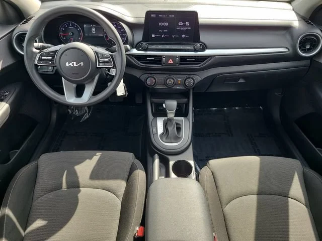 Used 2023 Whiye Kia LXS image 15