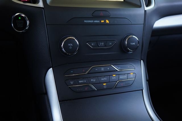 Used 2019 Gray Ford SEL image 21