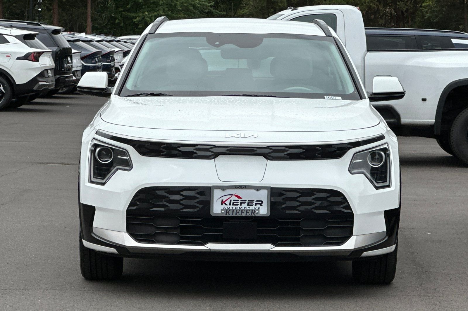 Certified Used 2023 White Kia Wind image 9