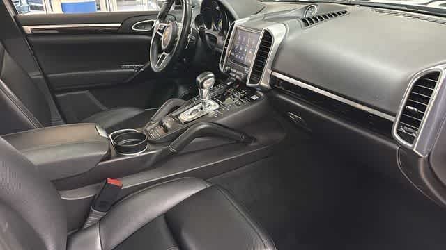 Used 2017  Porsche S E-Hybrid image 32