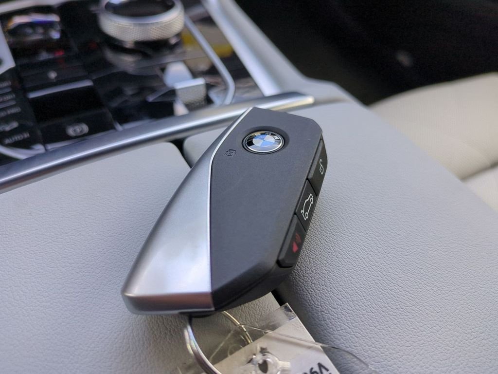 New 2027 Black Sapphire Metallic BMW xDrive40i image 29