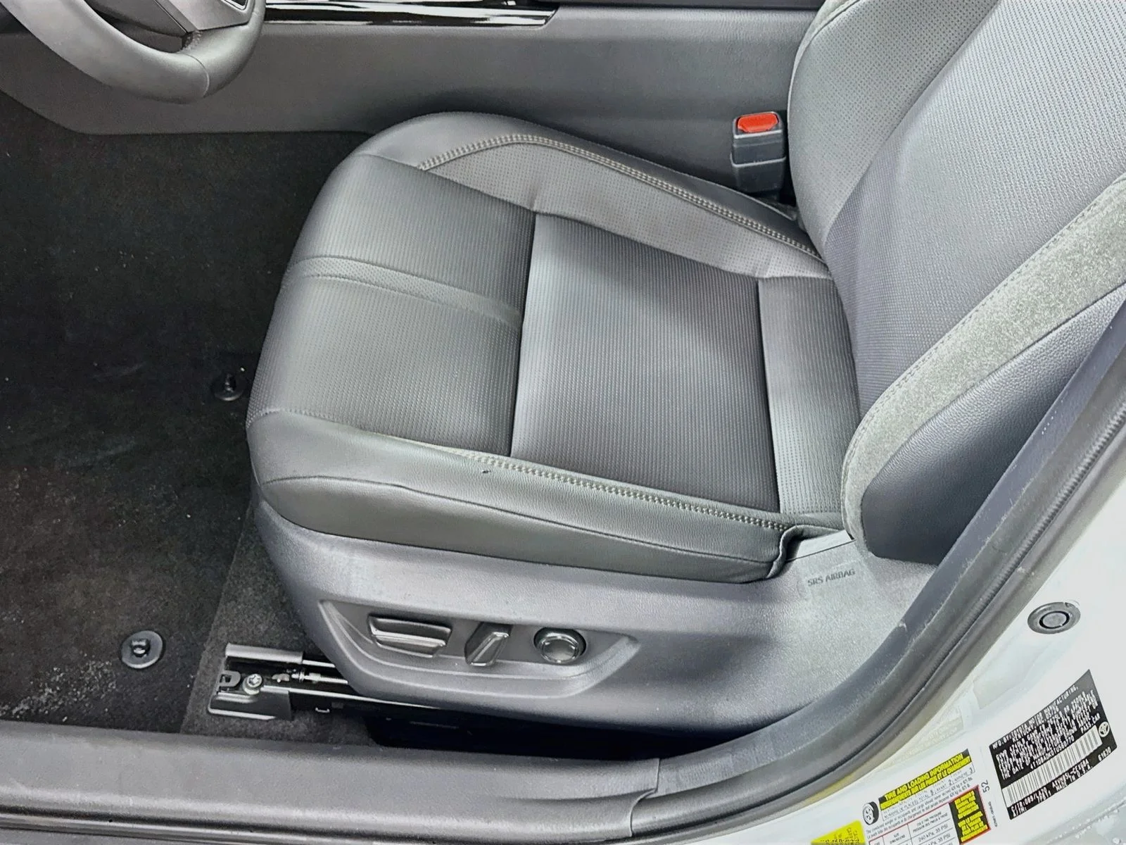 New 2026 Wind Chill Pearl <sup>1</sup> Toyota  XLE AWD image 12
