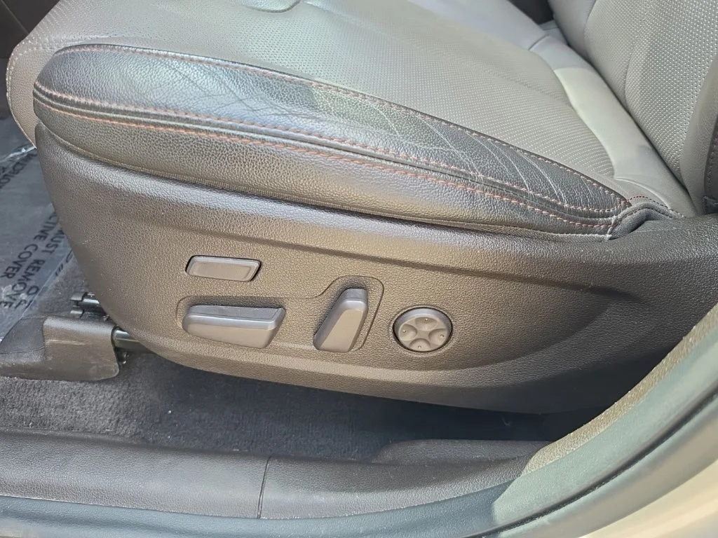 Used 2019 Silver Hyundai Ultimate image 12