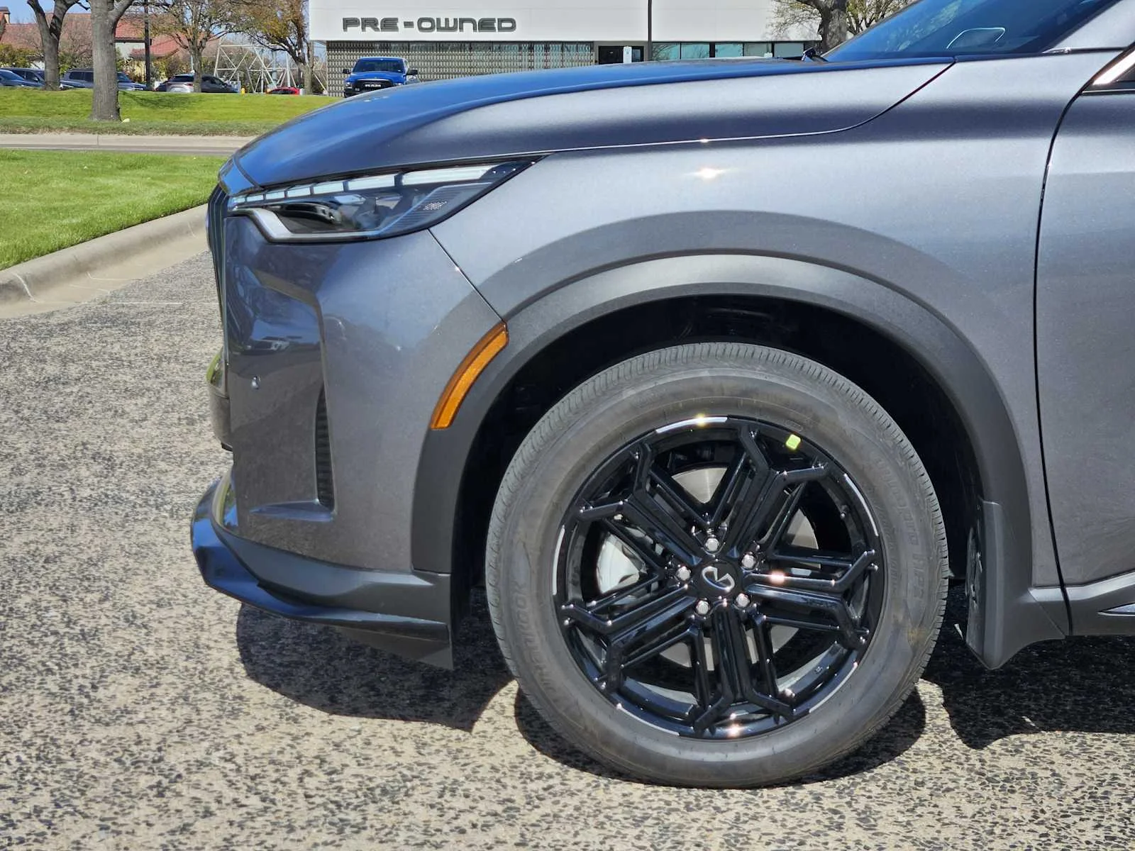 New 2026 GRAPHITE SHADOW INFINITI Sport AWD image 5