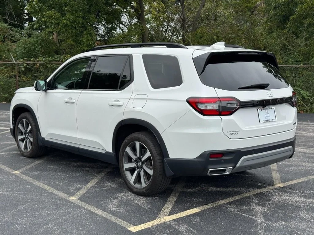 Certified Used 2025 White Honda Touring image 8
