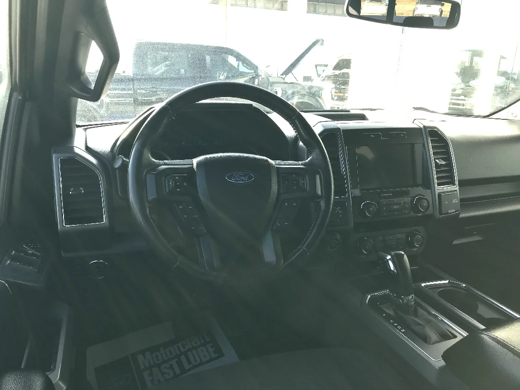 Used 2019 Oxford White Ford XLT image 9