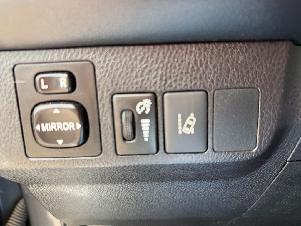 Used 2018 Gray Toyota XLE image 29