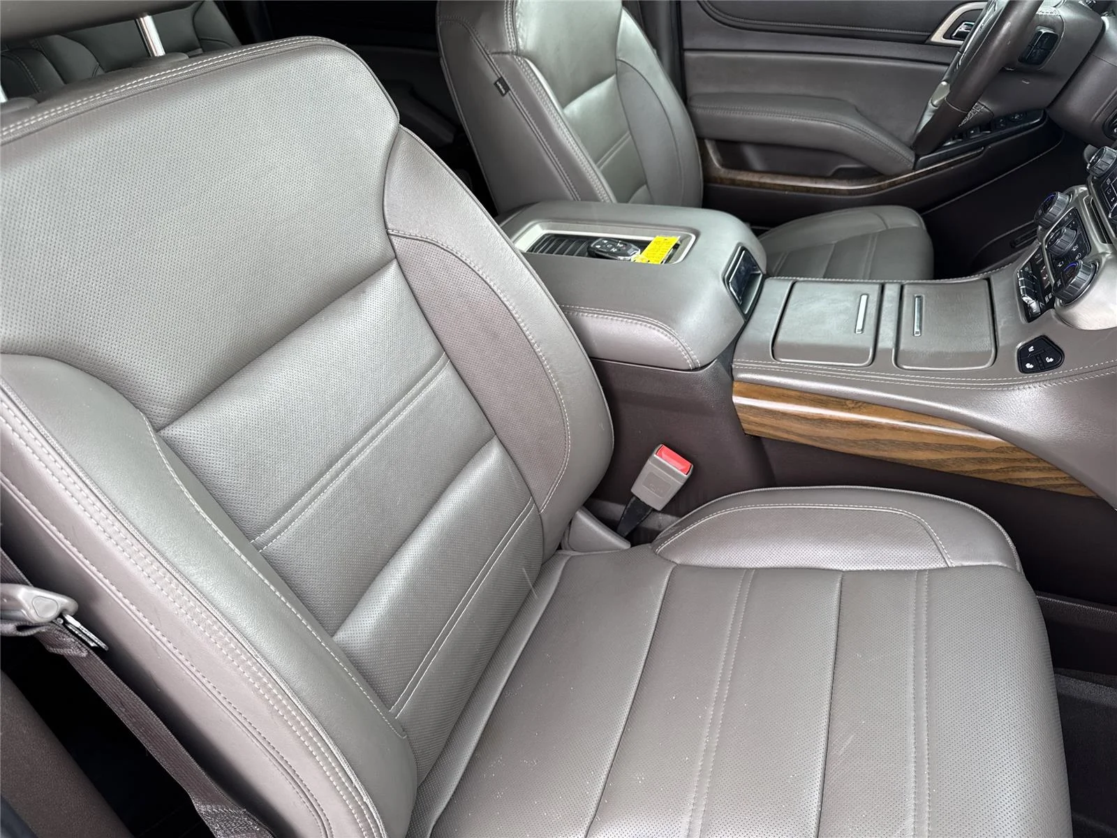 Used 2019 PEPPERDUST METALLIC GMC Denali image 39