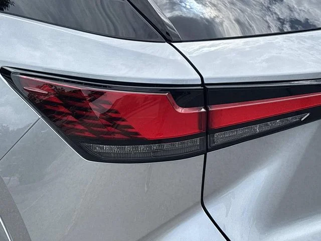 Used 2024 Silver Lexus 500h F SPORT Performance image 10