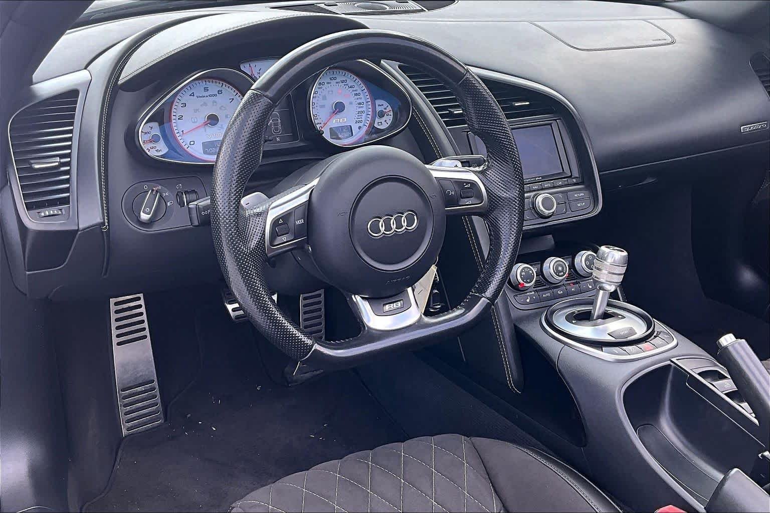 Used 2011 Phantom Black Pearl Audi 5.2L image 16