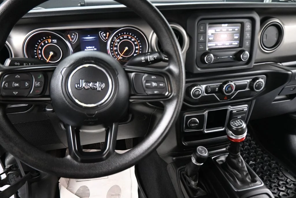 Used 2020 Gray Jeep Sport image 37