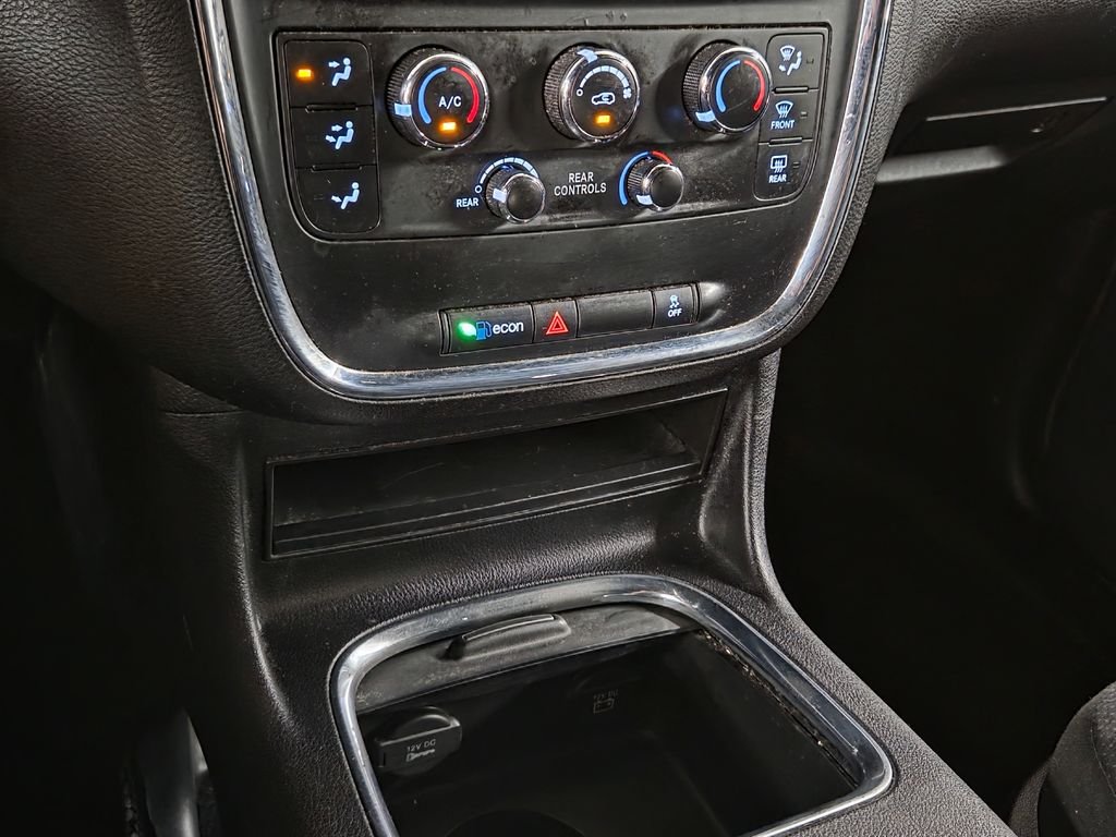 Used 2015 Black Dodge SXT image 26