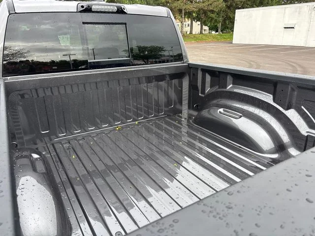 New 2026 Granite Crystal Metallic Clear-Coat Exterior Paint RAM Laramie image 34