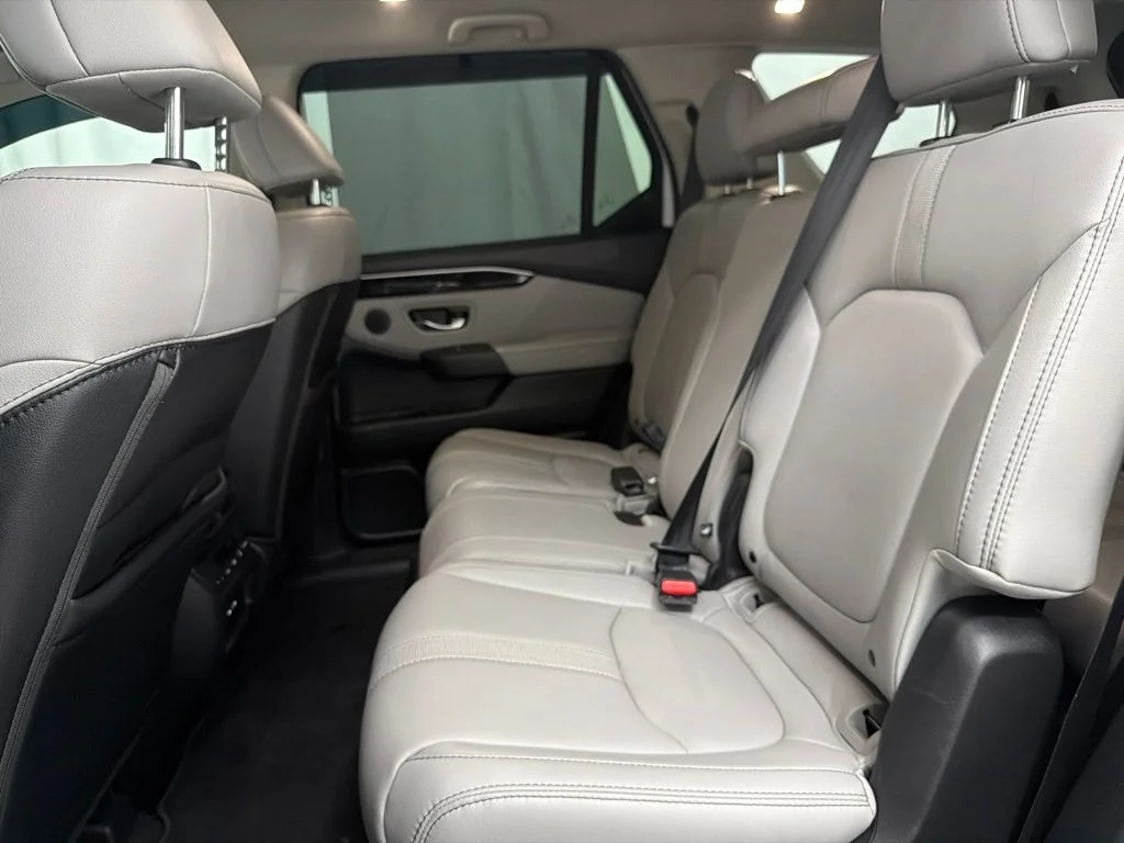 Used 2025  Honda EX-L image 25