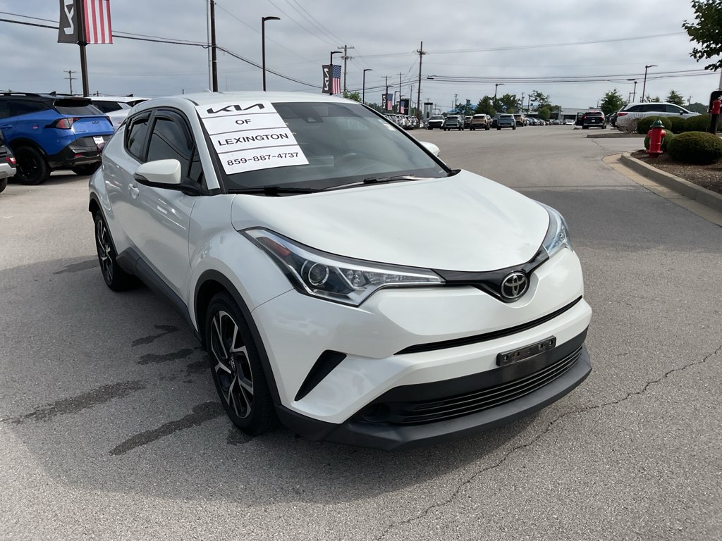 Used 2019 Blizzard Pearl Toyota XLE image 2