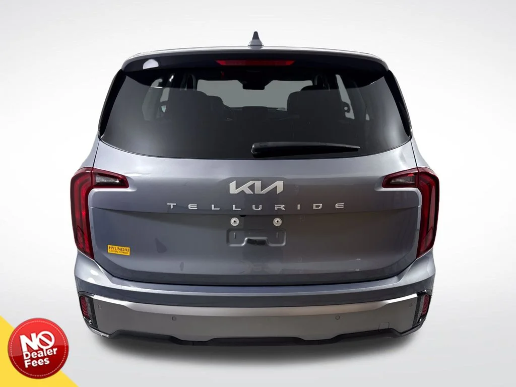 Used 2025 Silver Kia LX image 5