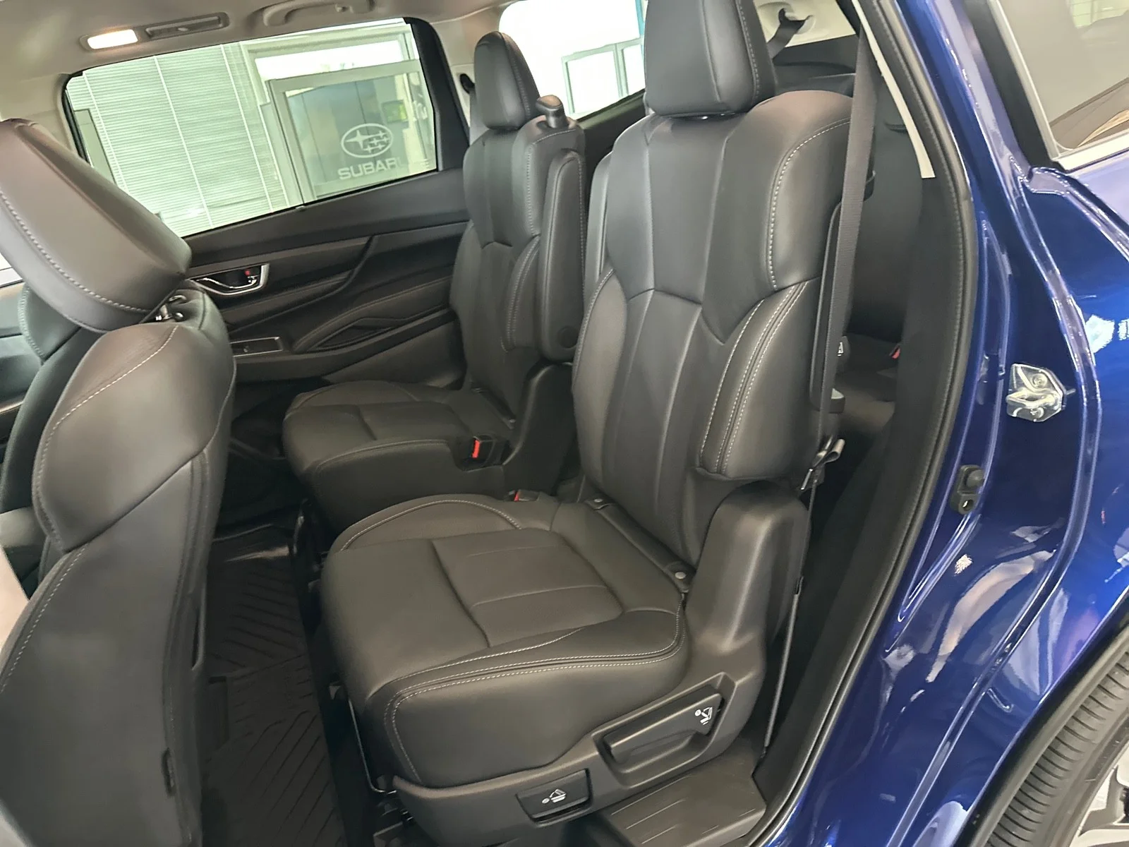 New 2026 SAPPHIRE BLUE PEARL Subaru Limited 7-Passenger image 11