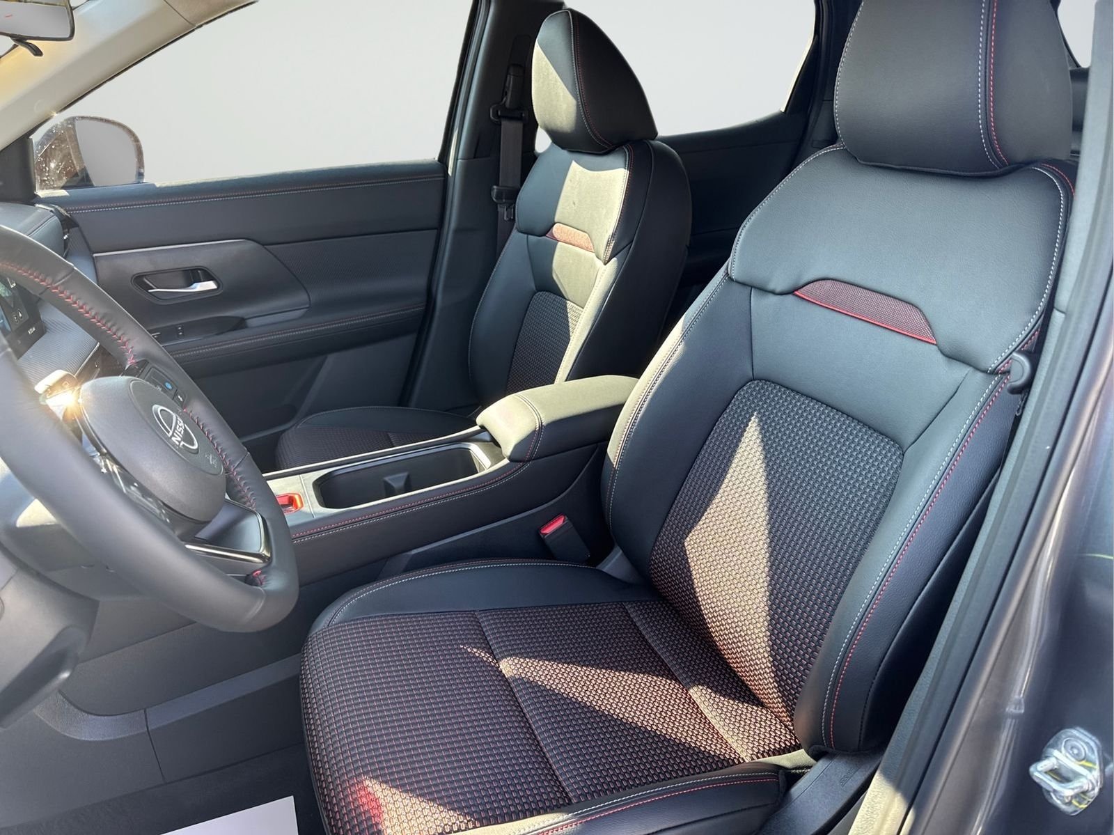 2026 Nissan KICKS SR - Photo 21