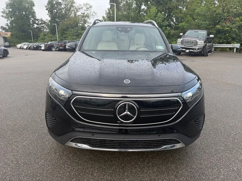 Used 2023 Black Mercedes-Benz 300 image 7