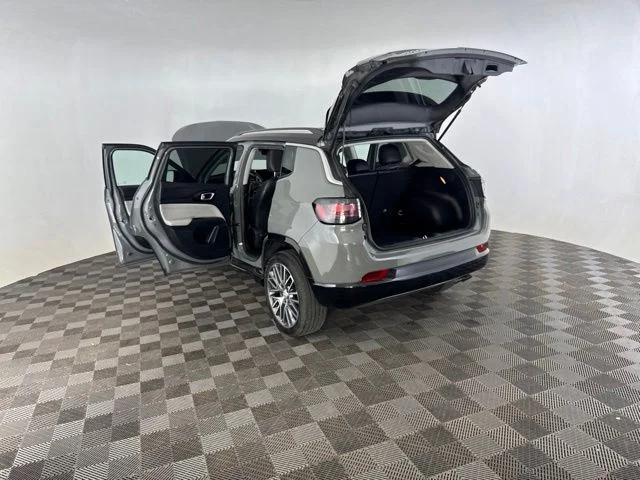 Used 2022 Gray Jeep Limited image 19
