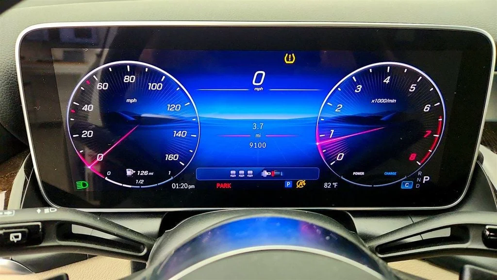 Used 2025 Polar White Mercedes-Benz GLC 300 4MATIC® SUV w/ Panorama Sunroof & 19