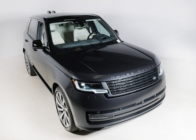 New 2026 Carpathian Grey Land Rover SE image 27