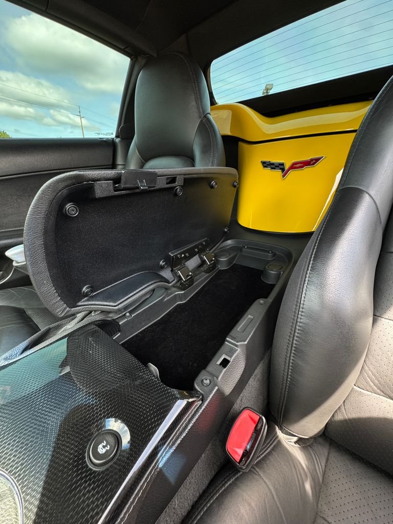 Used 2008 Velocity Yellow Tintcoat Chevrolet Base image 23
