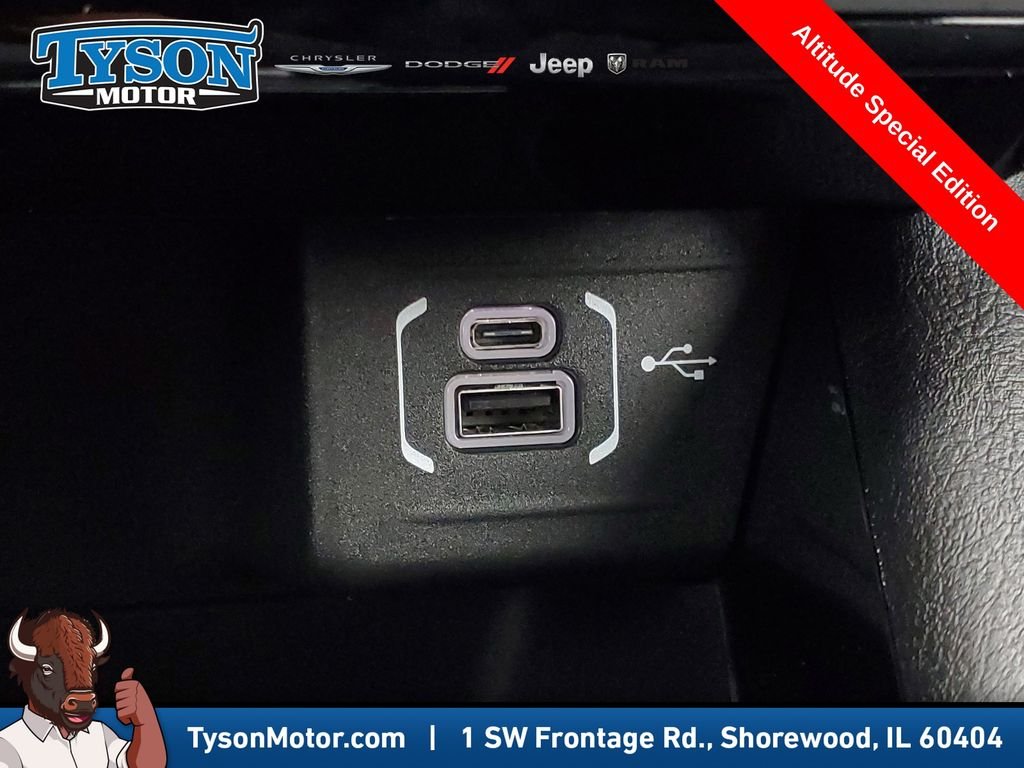 New 2026 Hydro Blue Pearlcoat Jeep Latitude image 30