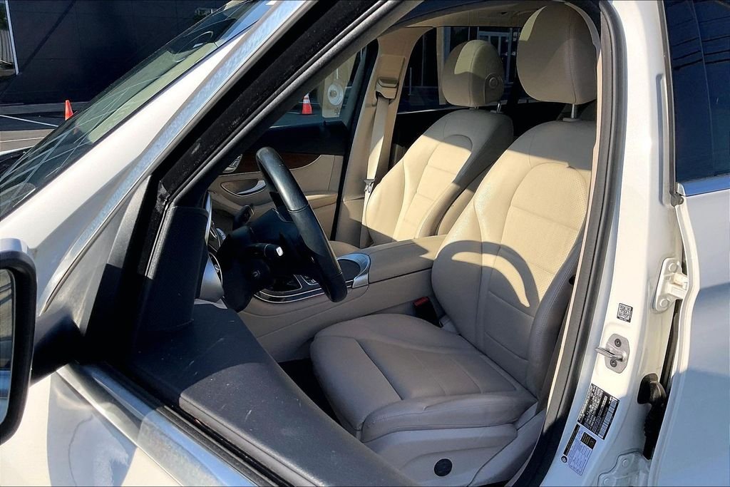 2022 Mercedes-Benz GLC GLC300 - Photo 8