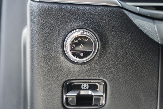 Certified Used 2025 Polar White Mercedes-Benz GLC 300 image 39
