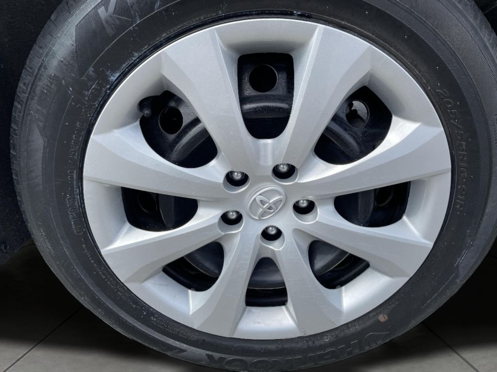 Used 2024 White Toyota LE image 26
