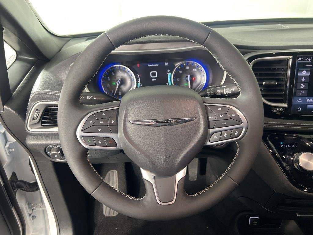 Used 2026 Bright White Clearcoat Chrysler Select image 16