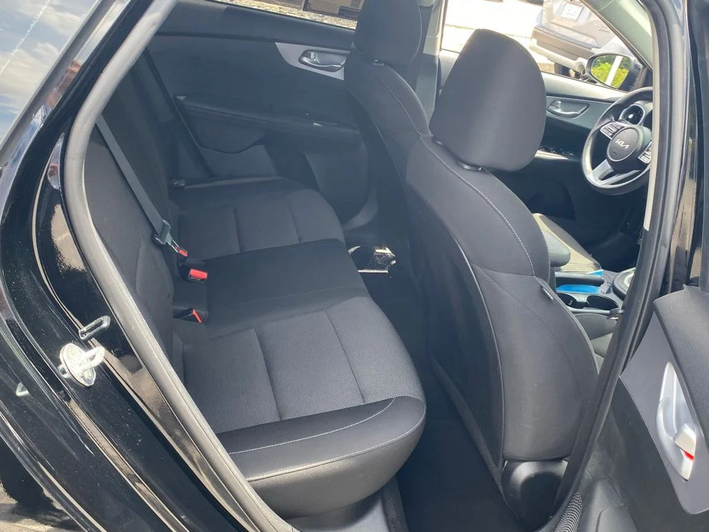 Used 2023 Black Kia LXS image 15