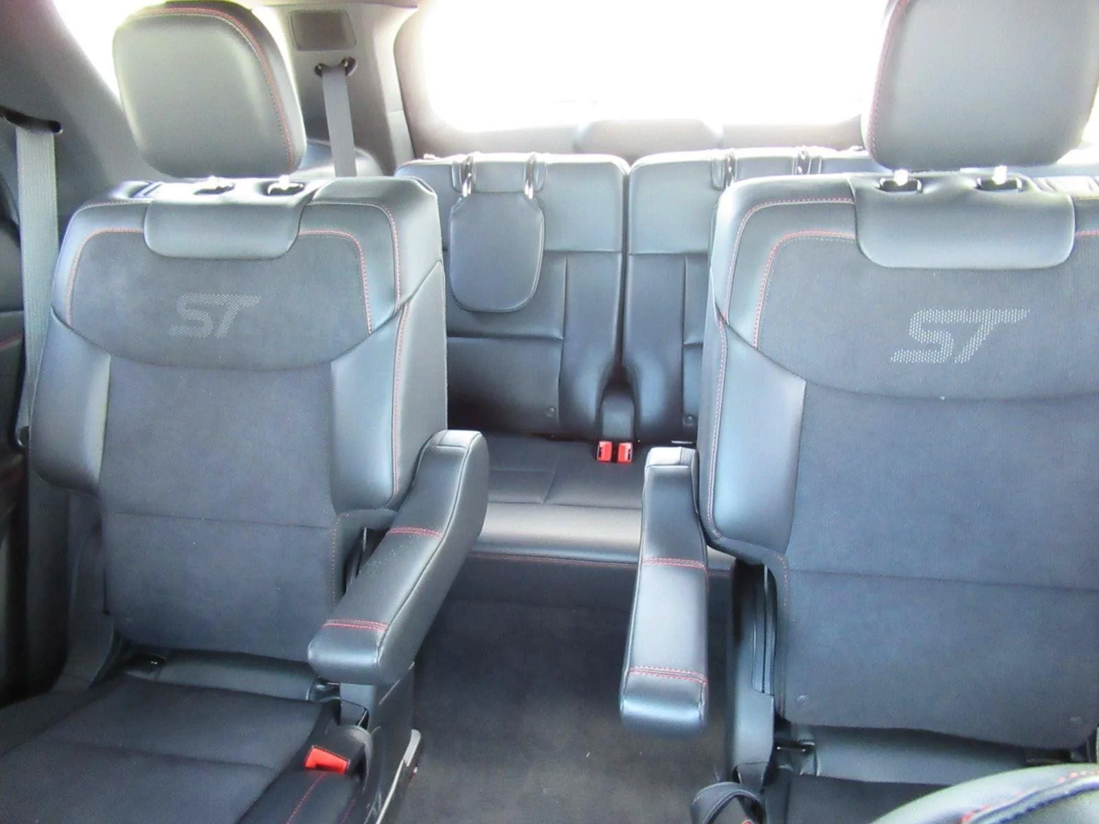 New 2025 Rapid Red Metallic Tinted Clea Ford ST image 19