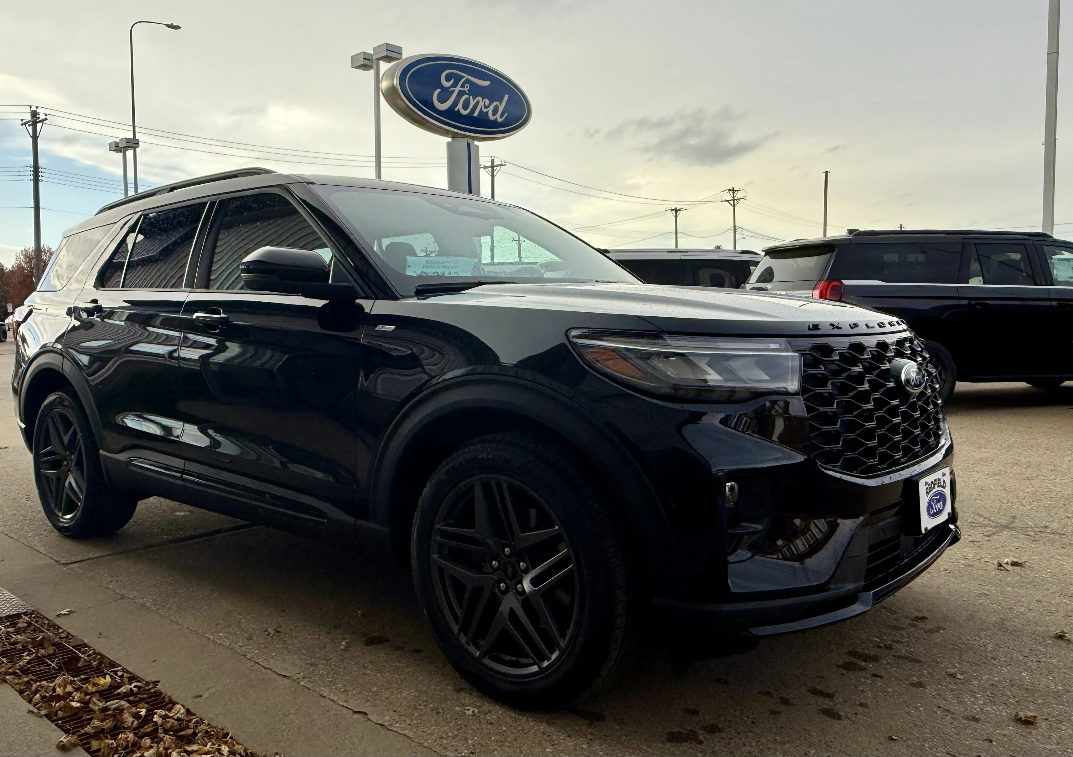 2026 Ford Explorer ST-Line - Photo 8
