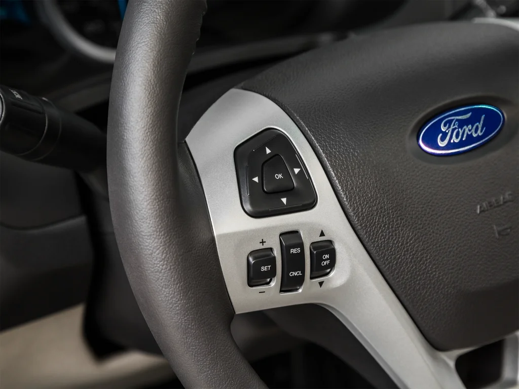 Used 2015 White Ford Limited image 49