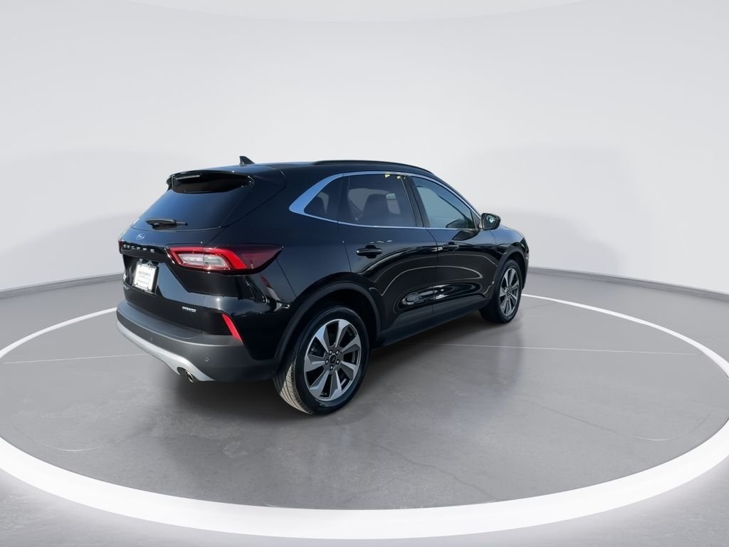 Used 2025  Ford Platinum image 8