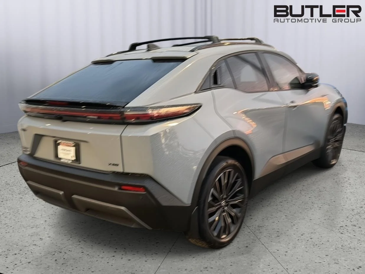 Used 2026 Cement Toyota XSE image 7