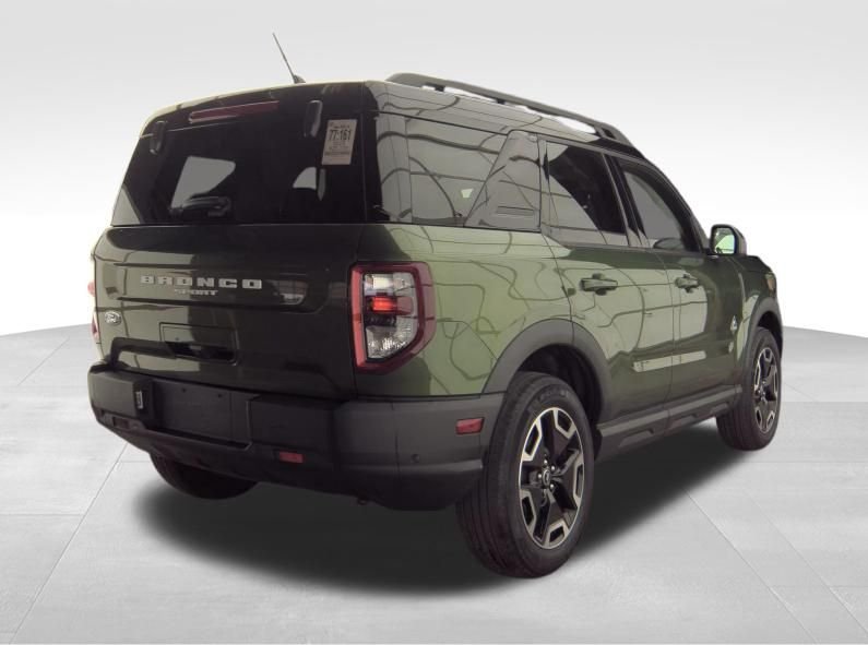 Used 2023 Eruption Green Metallic Ford Outer Banks image 2